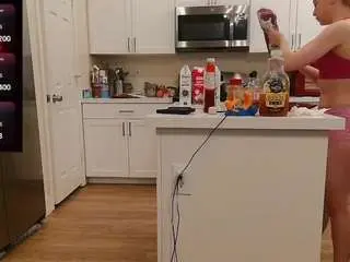 Blondiewithanass  live sex cam