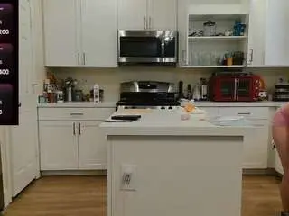 Blondiewithanass  live sex cam