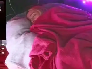 Blondiewithanass  live sex cam