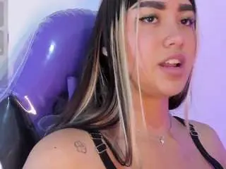 Liaa-18  live sex cam