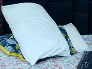 Anitahlitman  live sex cam