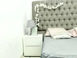 Ariagreenn  live sex cam