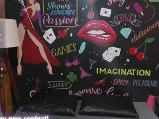 Hatsajones  live sex cam