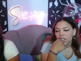 Horny-sexy-brunette  live sex cam