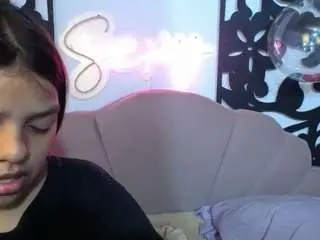 Horny-sexy-brunette  live sex cam
