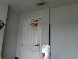 Munchkinbaby19  live sex cam