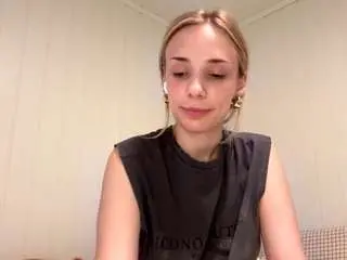 Olympialightford  live sex cam