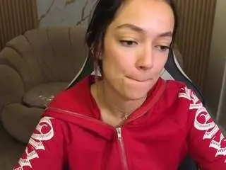 Cinnamon-b  live sex cam