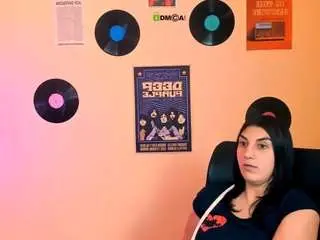 Lucy-kitty  live sex cam