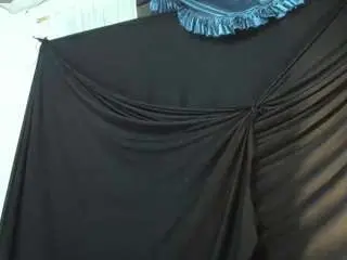 Milfcomesfirst  live sex cam