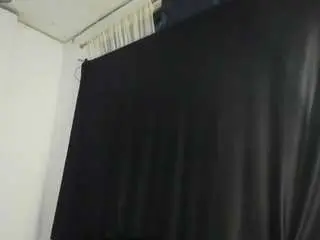 Milfcomesfirst  live sex cam