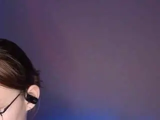 Jonieingrum  live sex cam