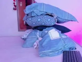 Laaura-velez  live sex cam