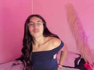 Miiadiaz  live sex cam