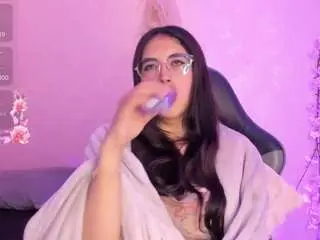 Miiadiaz  live sex cam