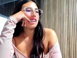 Miiadiaz  live sex cam