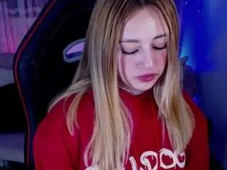 Saraa-doll  live sex cam