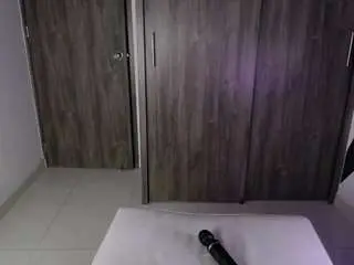 Amyharloww  live sex cam