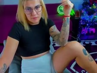 Miiakittyy  live sex cam