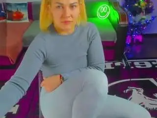 Miiakittyy  live sex cam