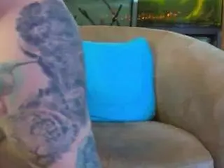 Tinytoni  live sex cam