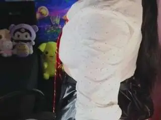 Adeletomson  live sex cam