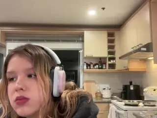 Alenaroadarmel  live sex cam