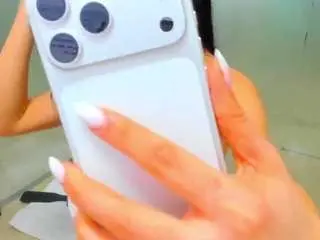 Queenrafaelle  live sex cam