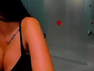 Queenrafaelle  live sex cam