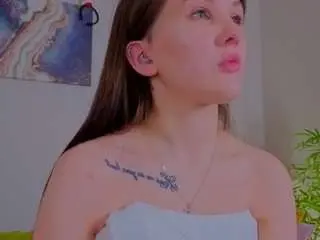 Zlata-f0x  live sex cam