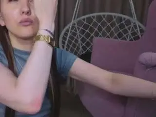 Zlata-f0x  live sex cam