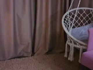 Zlata-f0x  live sex cam