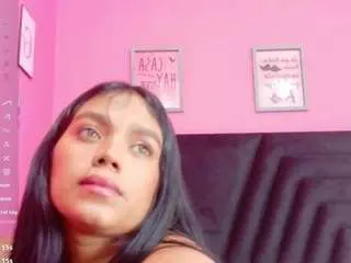 Dirtylilsusie  live sex cam