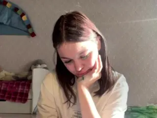 Halliebartoletti  live sex cam