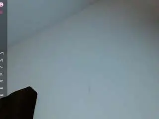 Kendra28  live sex cam