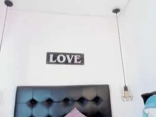 Mellanny-brown  live sex cam