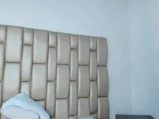 Mellanny-brown  live sex cam
