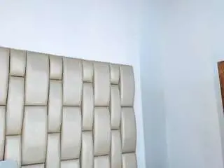 Mellanny-brown  live sex cam