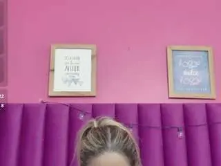 Collegepawg  live sex cam