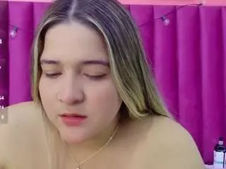 Collegepawg  live sex cam