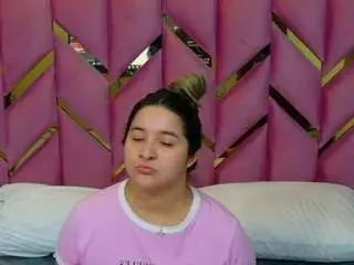 Collegepawg  live sex cam