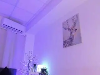 Divine-madness  live sex cam