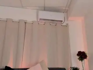 Divine-madness  live sex cam