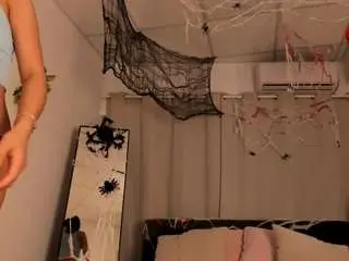 Divine-madness  live sex cam