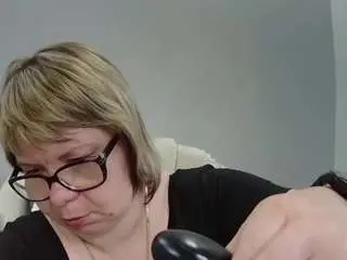 Bonnnyboobsy  live sex cam