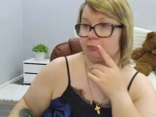 Bonnnyboobsy  live sex cam