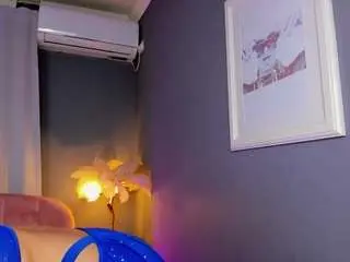 Amedeeabanks  live sex cam