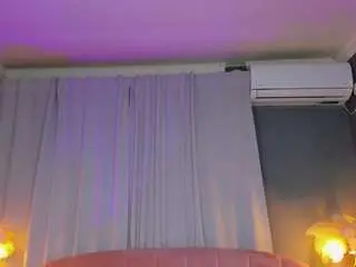 Amedeeabanks  live sex cam