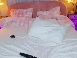 Amedeeabanks  live sex cam