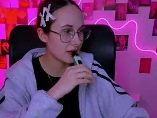 Erica-breeze  live sex cam